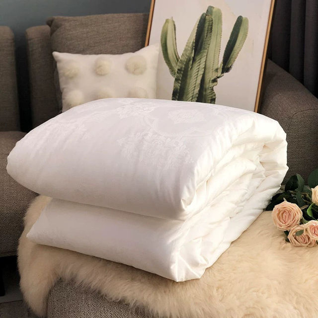 Picture of Summer Mulberry Silk Filled Duvet
